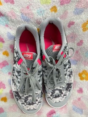 Nike Gray Athletic Sneakers with Pink Insole